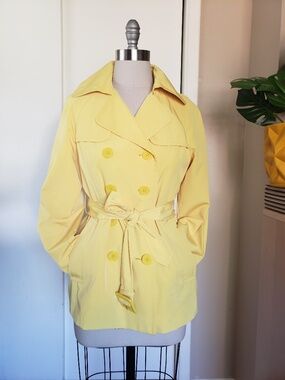 Chic London Fog Yellow Trench Coat Size Small